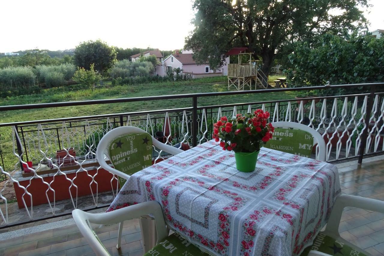 Apartment Parenzana Bibali 65 A 52460-Буйе Екстериор снимка